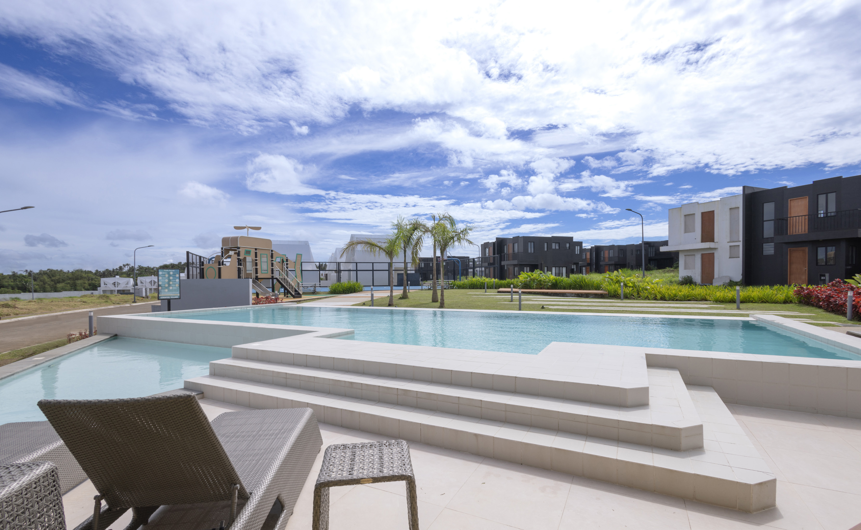 Commune Pool