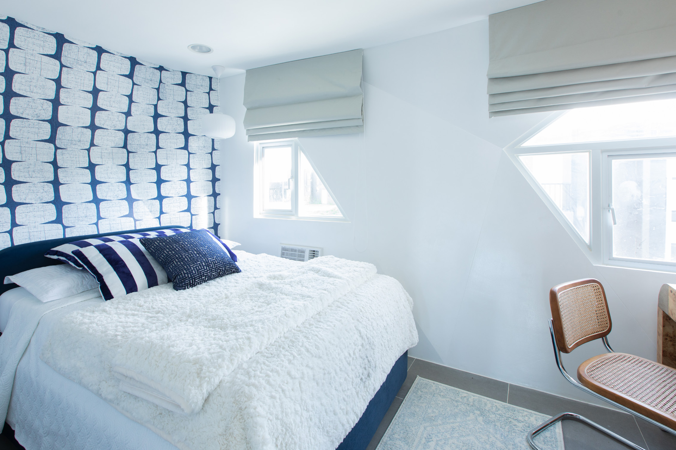 Commune Bedroom